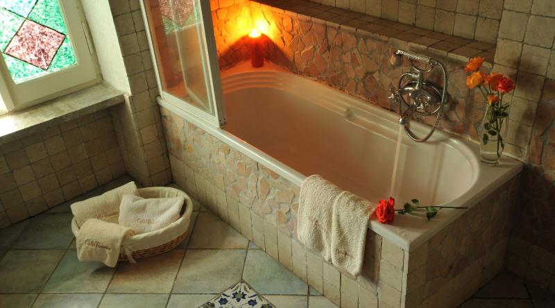 Suite (4 Adults) image 3
