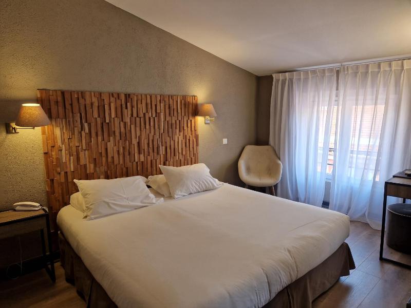 Double or Twin Superior Room image 1