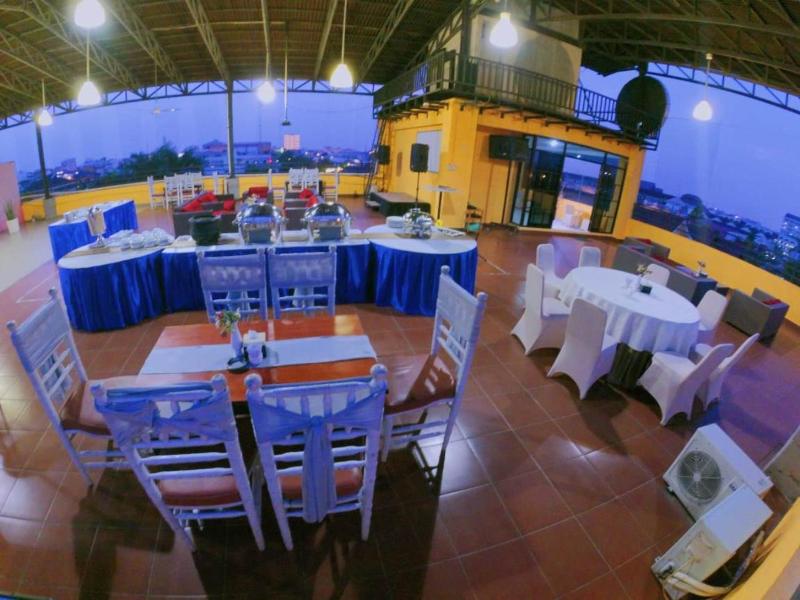 Anaya Hotel and Ballroom - image 12