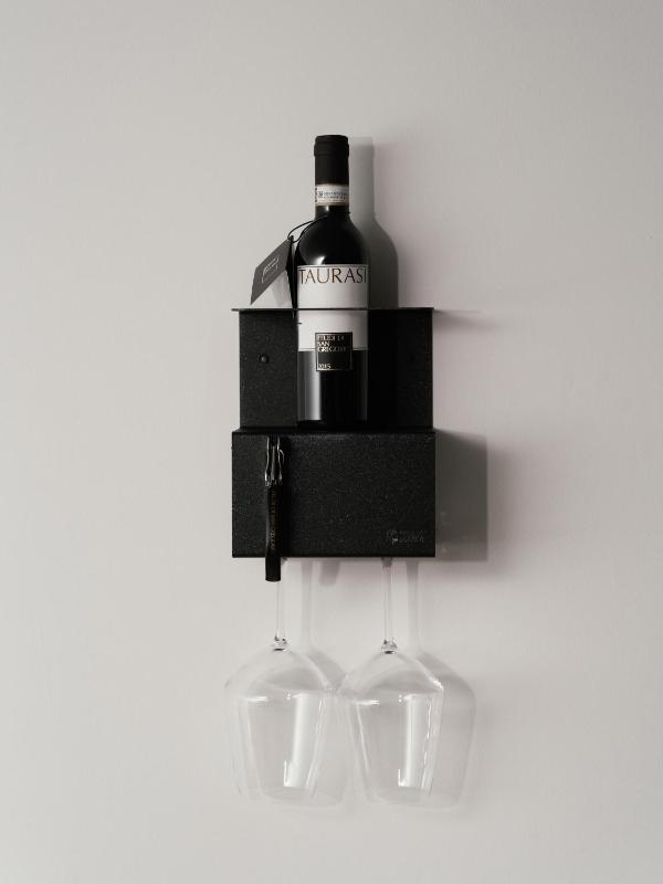 Deluxe Suite with Hot Tub image 2