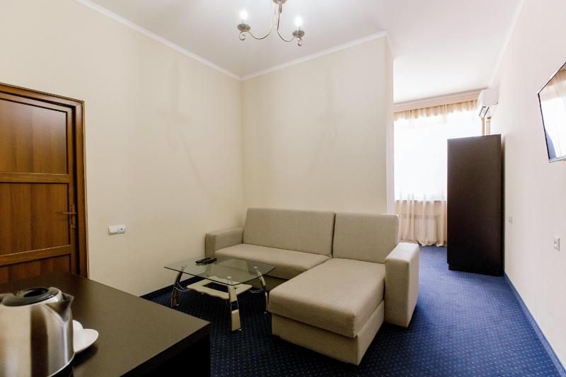 Deluxe Double Room image 4