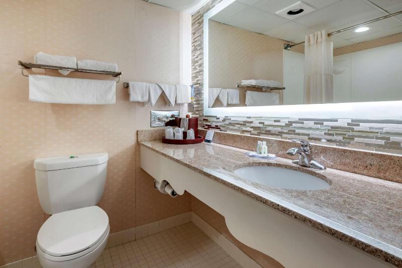 King Room with Spa Bath - Non-Smoking image 2