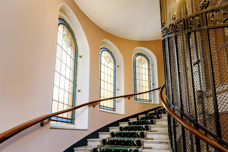 Crystal Plaza Hotel - image 3