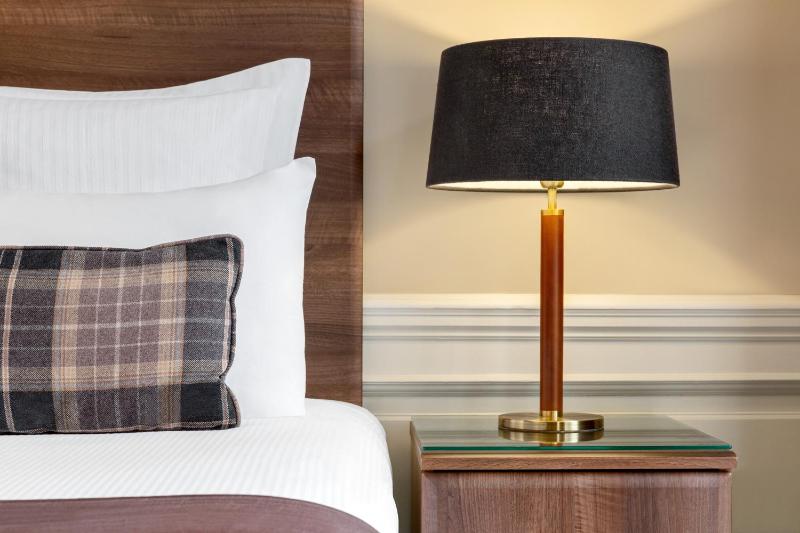 Deluxe Double or Twin Room with Balcony image 4