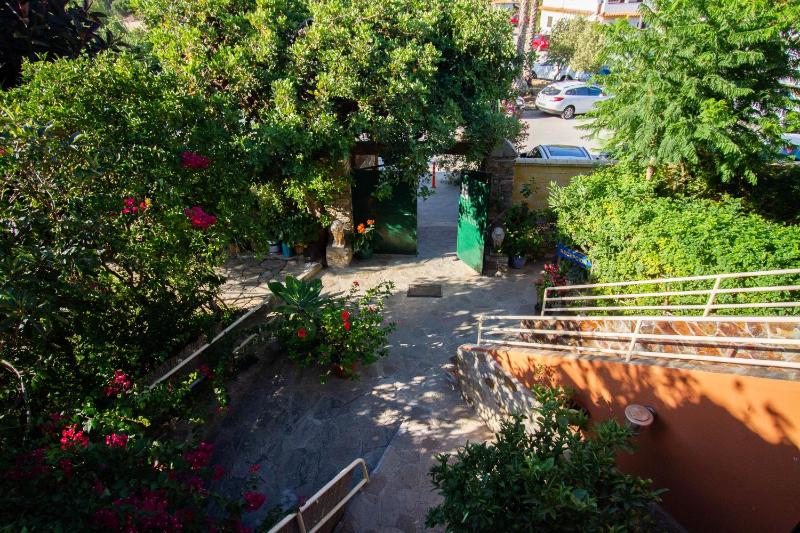 Apartamentos Turisticos Trajano - image 34