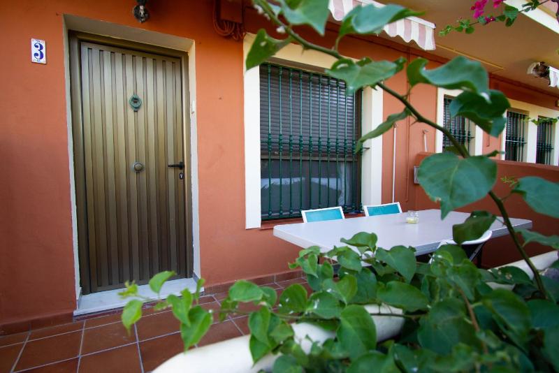 Apartamentos Turisticos Trajano - image 4