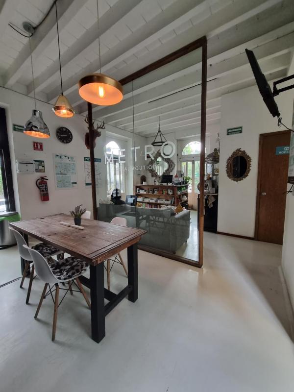Metro Hostal Boutique - image 40