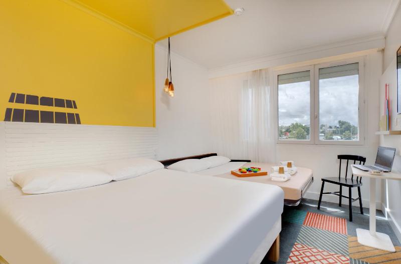 Standard Double Room with Sofa Bed image 4