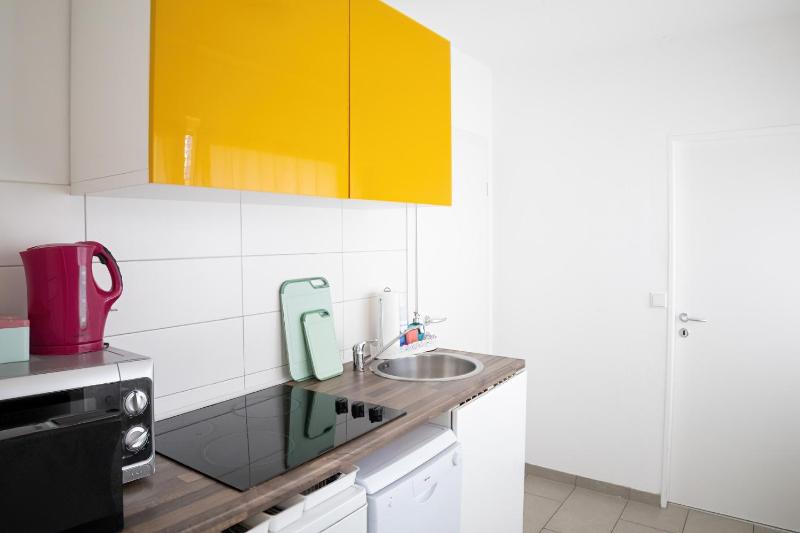 One-Bedroom Apartment image 3