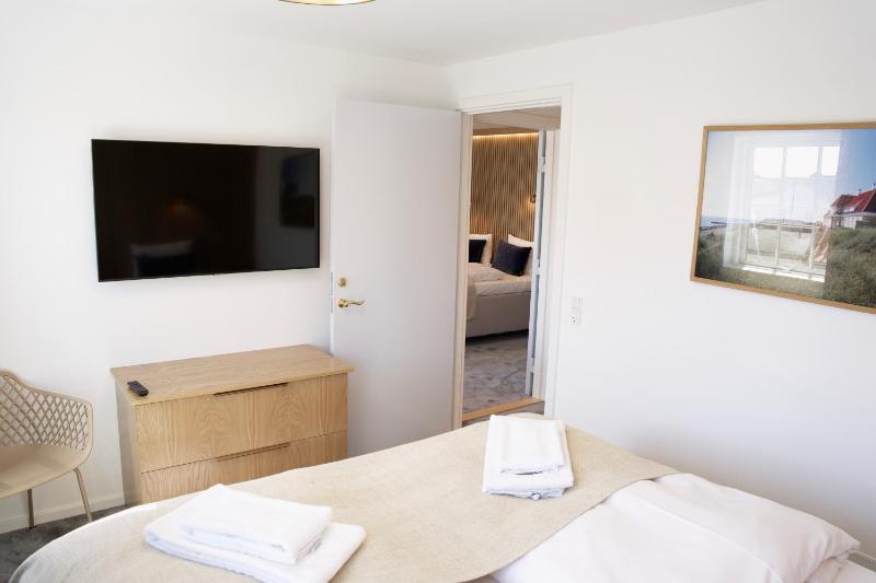 Family Room with Balcony or Terrace image 4