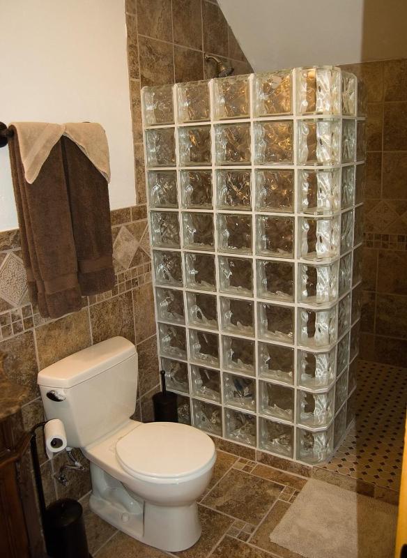 Deluxe King Suite image 1