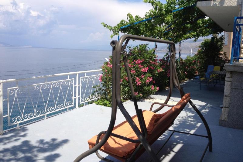 Two-Bedroom Apartment with Terrace and Sea View image 4