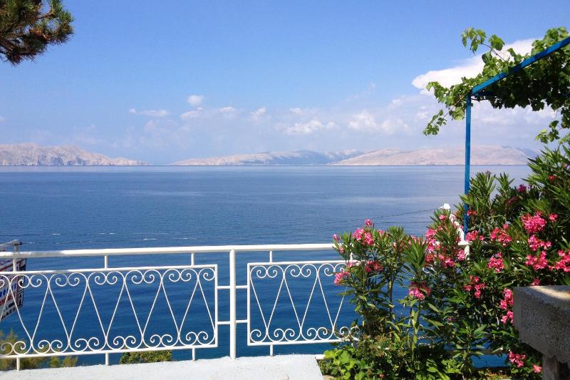 Two-Bedroom Apartment with Terrace and Sea View image 3