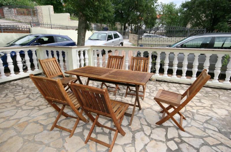One-Bedroom Apartment with Terrace image 4
