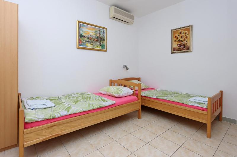 Twin Room Selce 2362a - image 18