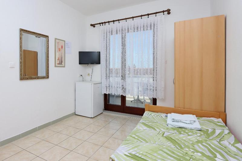 Twin Room Selce 2362a - image 3