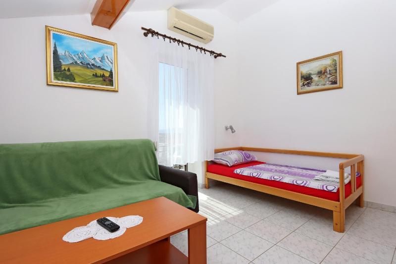 One-Bedroom Apartment with Balcony and Sea View image 1