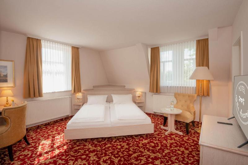 Double Room image 1