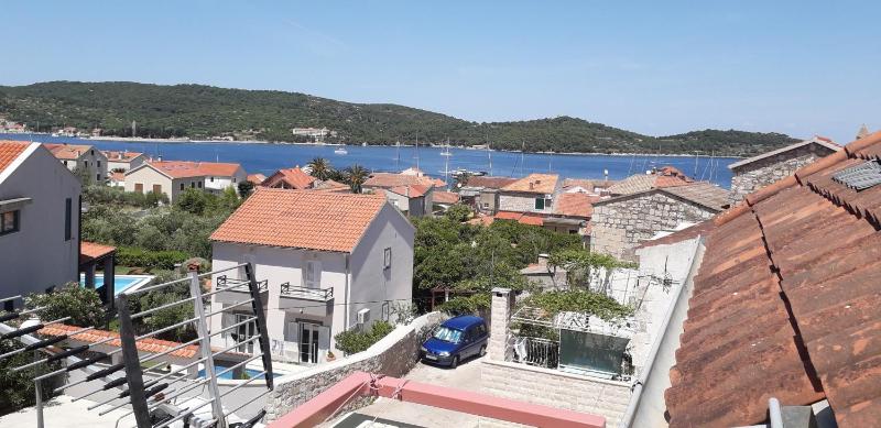 One-Bedroom Apartment with Balcony and Sea View image 2
