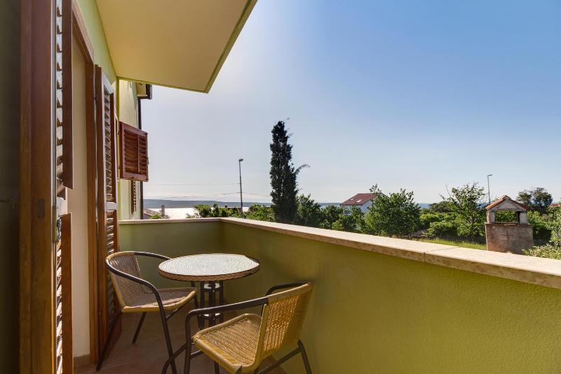 Double Room with Balcony and Sea View image 3