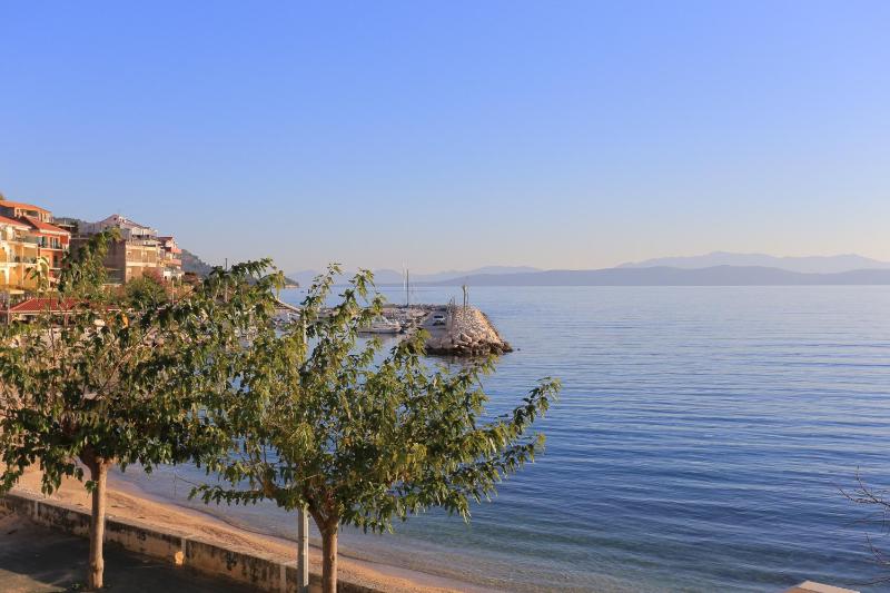 Two-Bedroom Apartment with Balcony and Sea View image 3