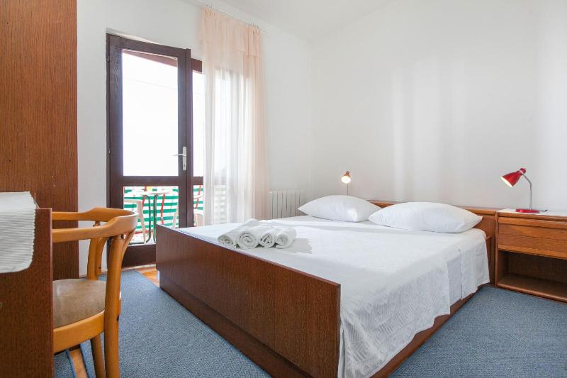 Two-Bedroom Apartment with Balcony and Sea View image 1