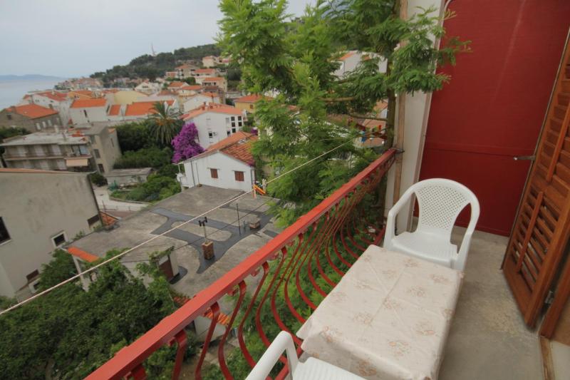 Two-Bedroom Apartment with Balcony and Sea View image 4