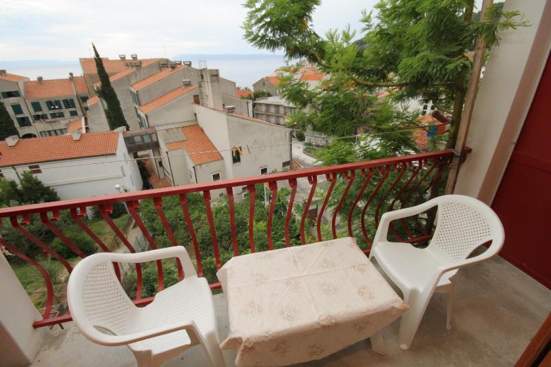 Two-Bedroom Apartment with Balcony and Sea View image 3