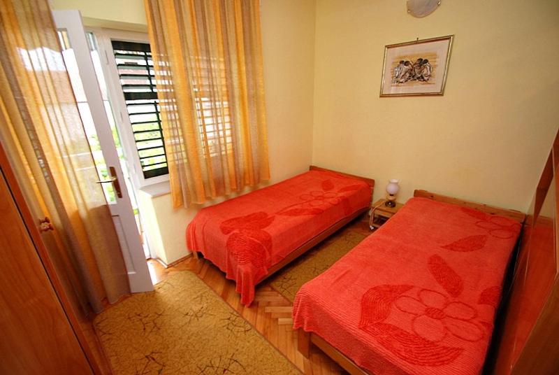 One-Bedroom Apartment with Balcony image 1