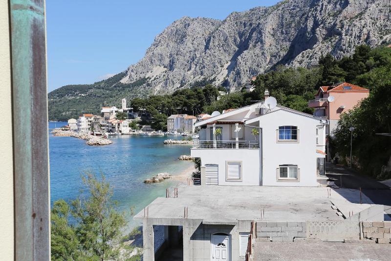 Two-Bedroom Apartment with Terrace and Sea View image 3