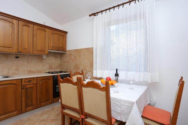 One-Bedroom Apartment with Balcony and Sea View image 4