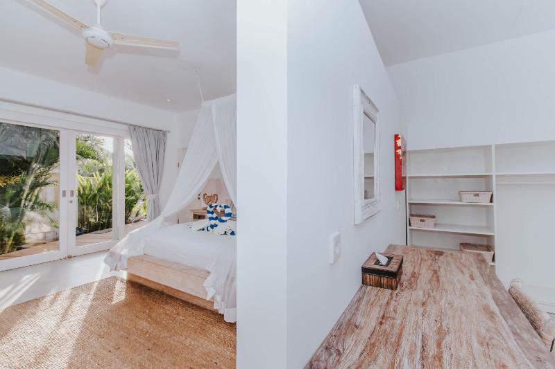 Villa Escape - image 21