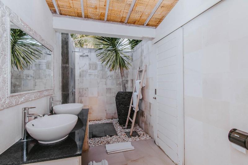 Villa Escape - image 41