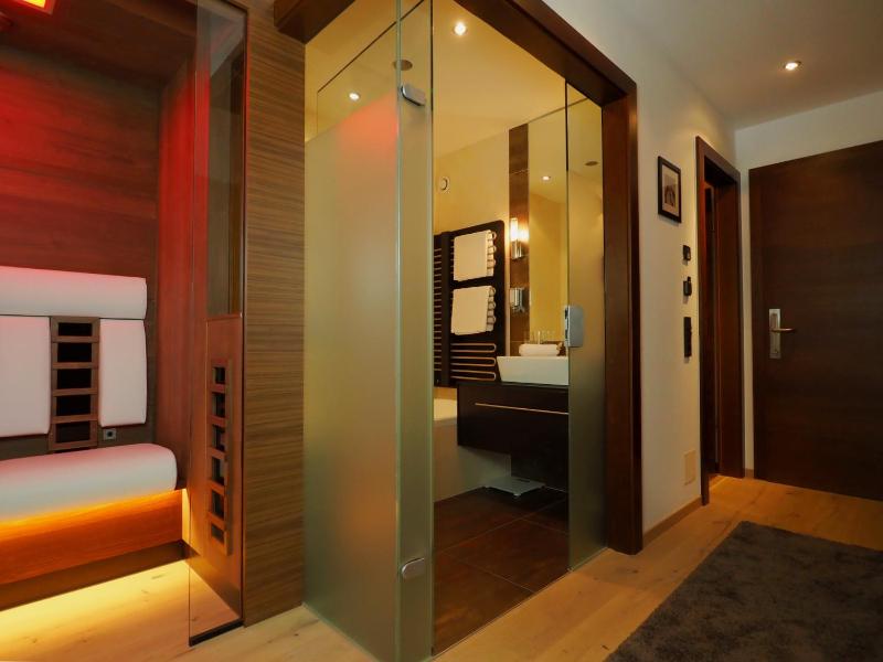 Deluxe Double Room image 3