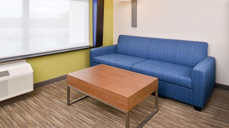 Suite with Two Beds - Non-Smoking image 2