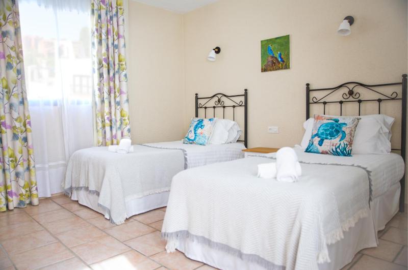 Superior Two-Bedroom Apartment (1-6 Adults) image 1