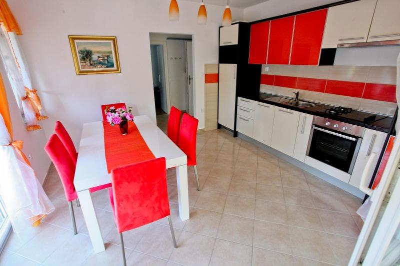 Three-Bedroom Apartment with Terrace image 4