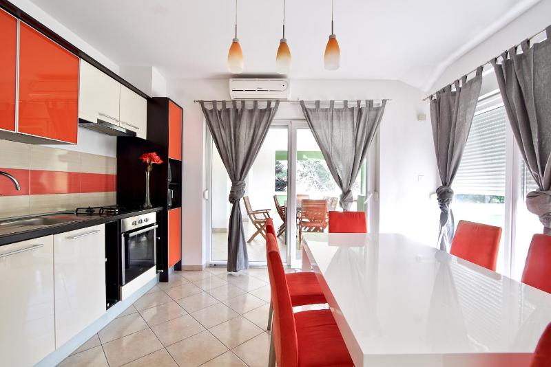 Three-Bedroom Apartment with Terrace image 3