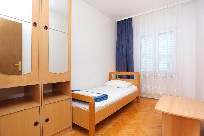 Apartments with parking space Podstrana Split - 10249 - image 14