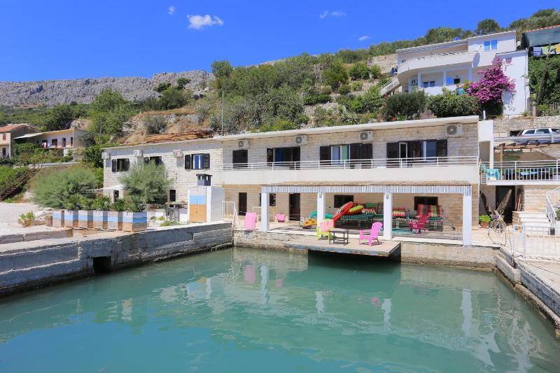 Apartments by the sea Sumpetar Omis - 13324 - image 15