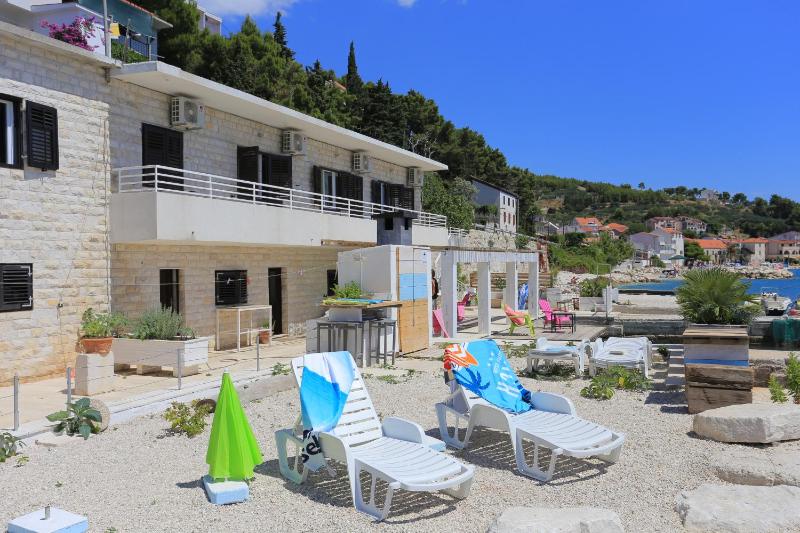 Apartments by the sea Sumpetar Omis - 13324 - image 16
