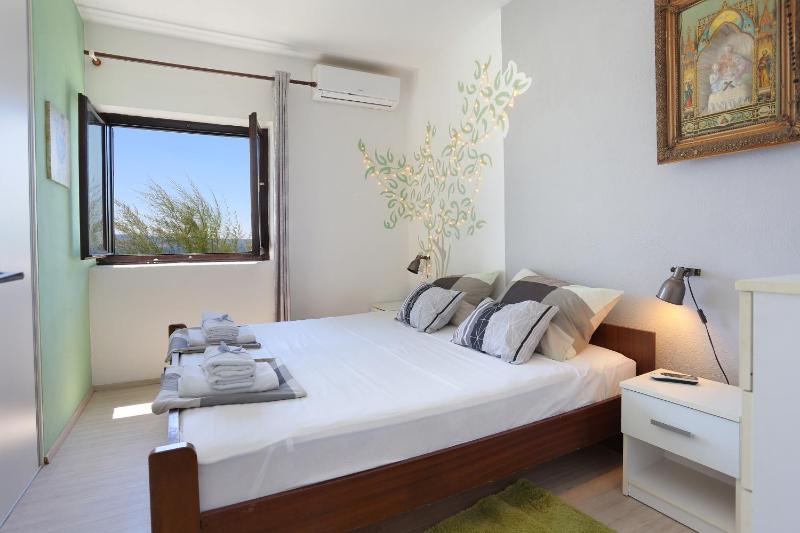 Apartments by the sea Sumpetar Omis - 13324 - image 22