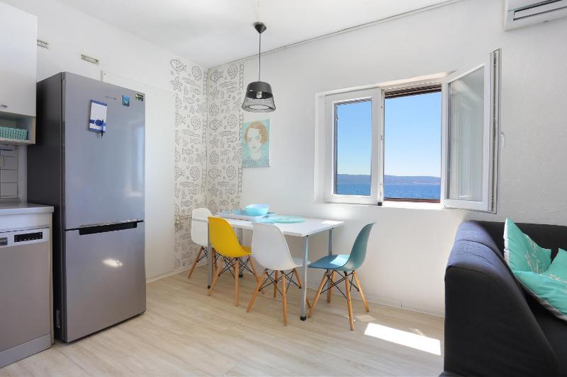 Apartments by the sea Sumpetar Omis - 13324 - image 21