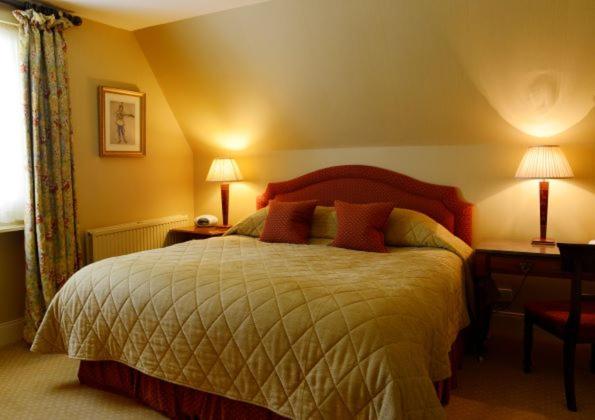Two-Bedroom Cottage image 4