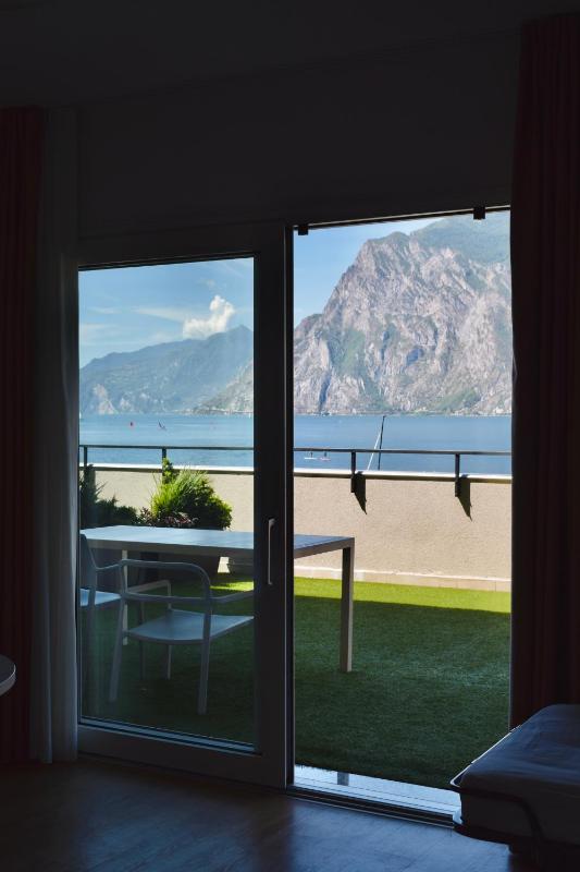 Studio with Garden and Lake View image 2