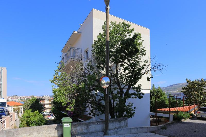 Apartments by the sea Podstrana Split - 9714 - image 18