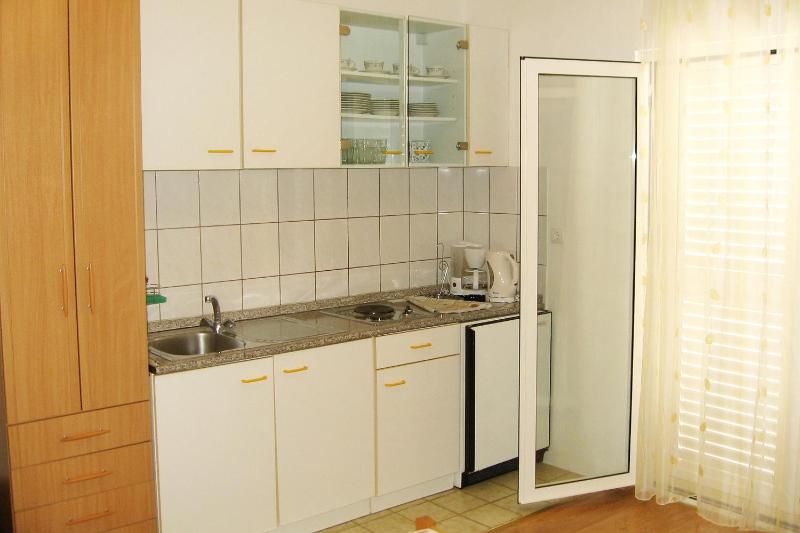 Apartments and rooms with parking space Bol - Brac - 2878 - image 14