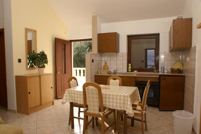 Apartments with swimming pool Splitska Brac - 2889 - image 23