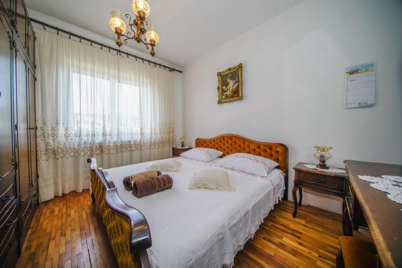 Apartments with parking space Splitska Brac - 2857 - image 12