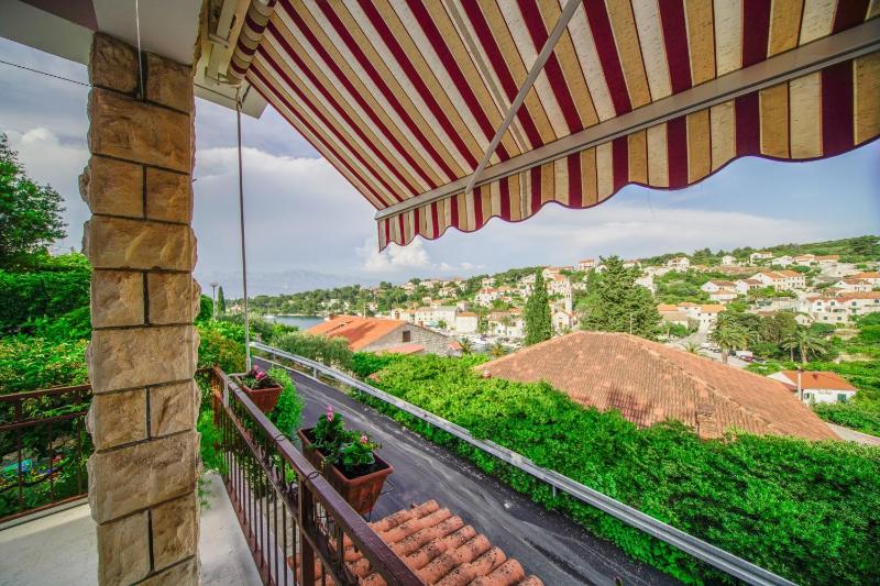 Apartments with parking space Splitska Brac - 2857 - image 6